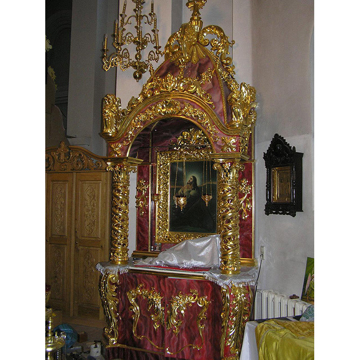 Жертвенники резные из дерева